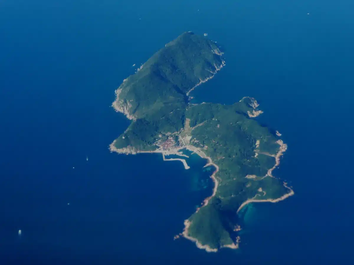 山口県下関市の蓋井島を上空から見たところ